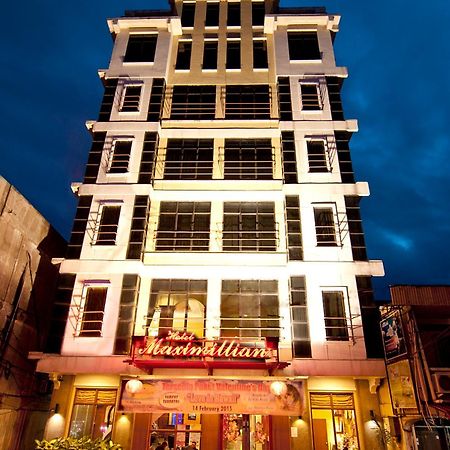 Hotel Maximillian Tanjung Balai Karimun Exterior foto