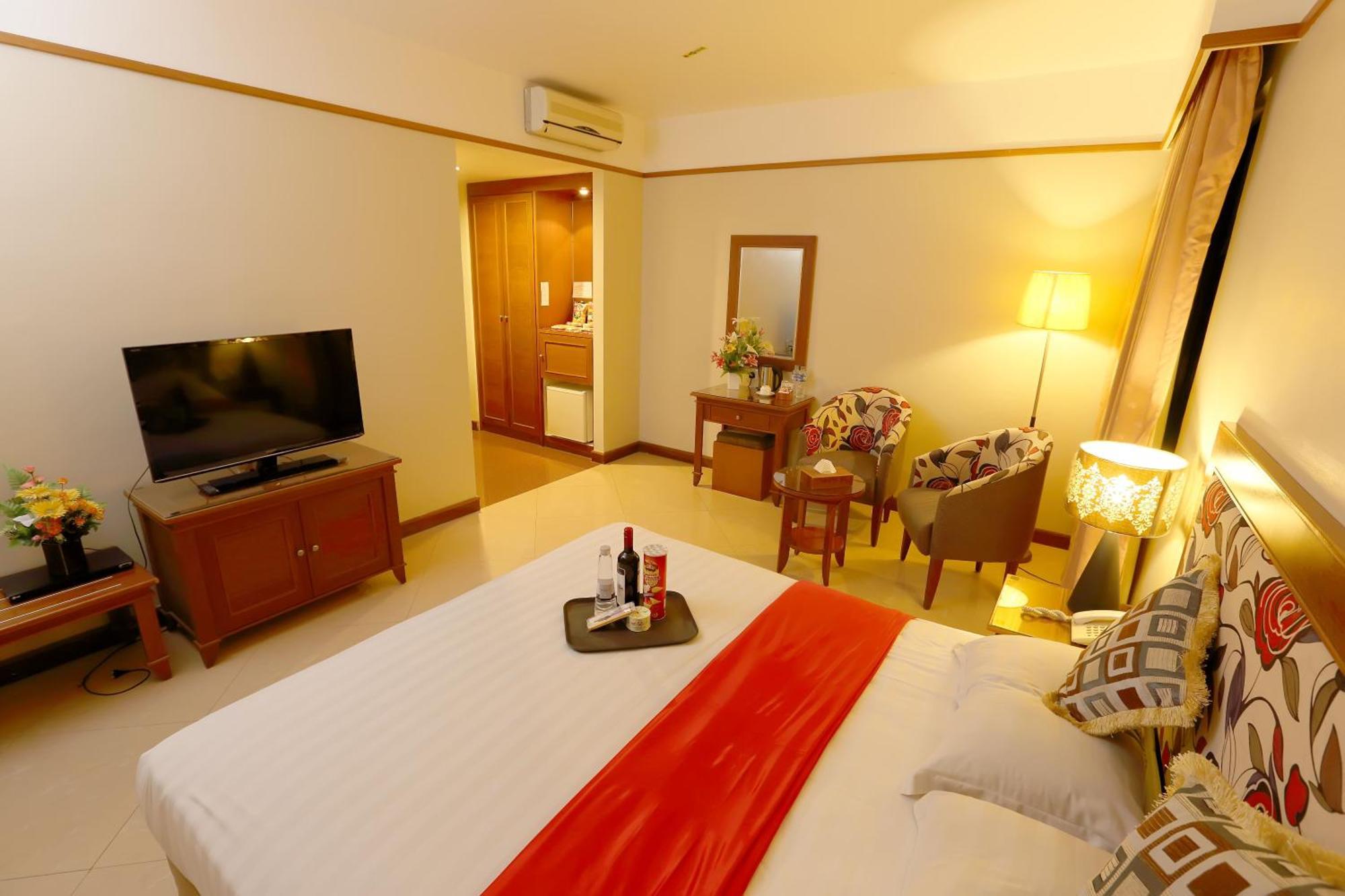 Hotel Maximillian Tanjung Balai Karimun Exterior foto