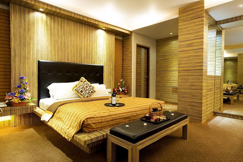 Hotel Maximillian Tanjung Balai Karimun Exterior foto